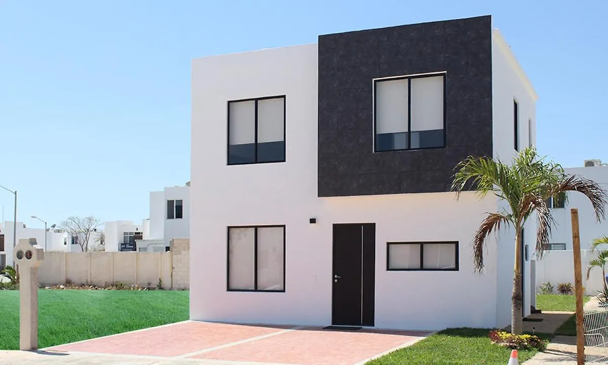 Casa Residencial A Minutos De La Playa Y Los Principales Atractivos Turisticos De Merida, Con Acceso A Alberca