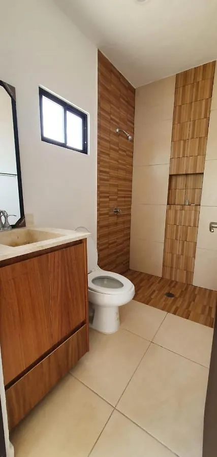 Casa Residencial A Minutos De La Playa Y Los Principales Atractivos Turisticos De Merida, Con Acceso A Alberca 0*, Merida Mexico